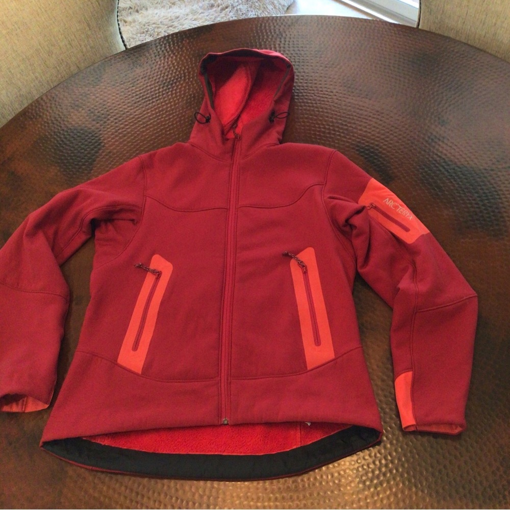 Arc’teryx Hyllus hoody, women’s medium, pristine condition!